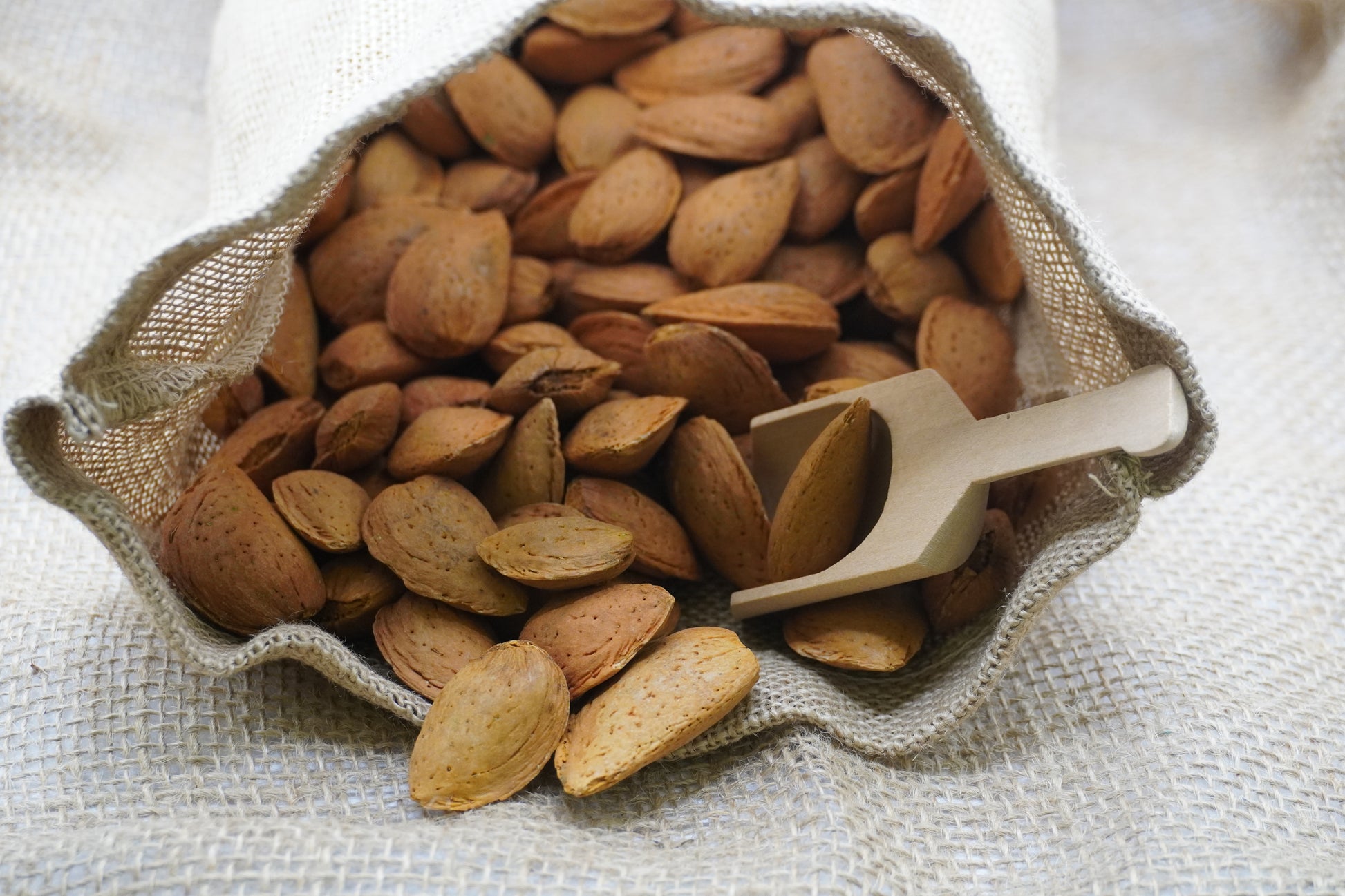 almendras a granel en valencia españa